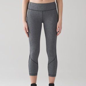 LULULEMON grey pace rival crop
